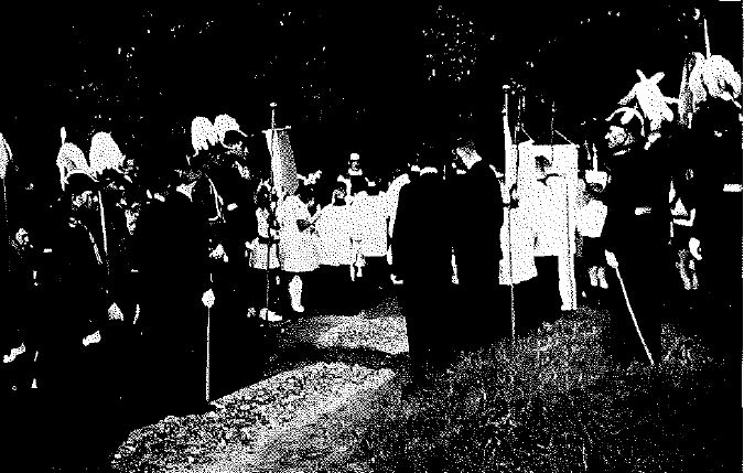 Die Schützenbruderschaft bei der Fronleichnamsprozession, Kreuz a. d. Kippe Konzendorf