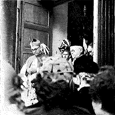 Konsekration der Pfarrkirche „St. Michael" nach dem Wiederaufbau 1952.