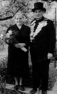 Pfarrer Arnold Esser und Begleitung