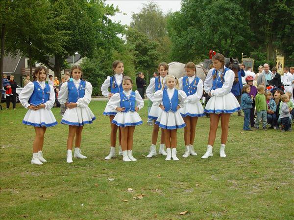 UDhZ2005 012